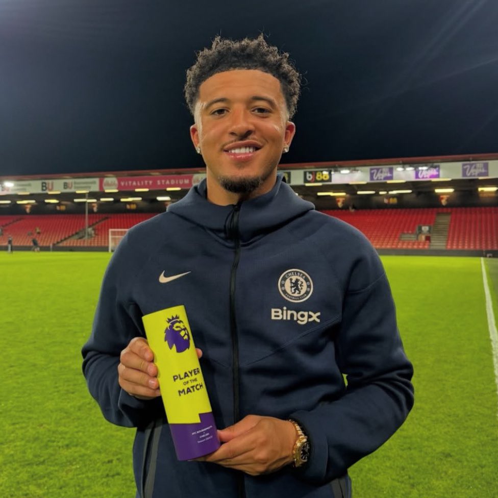 FabrizioRomano's tweet image. 🚨⚪️⚫️ Juventus GD Comolli when asked about Jadon Sancho: “We have two of the best wingers in the world like Yildiz and Conceição, plus Nico who’s an excellent player”.

“If someone leaves, we will be ready on the market”.