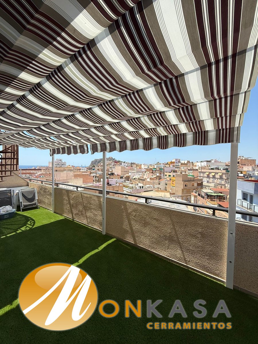 ☀️🌴 En <a href="/MONKASACERRA/">MONKASA CERRAMIENTOS</a> , sabemos que el verano puede ser muy caluroso, ¡pero tú puedes disfrutar de tus terrazas sin preocuparte por el calor!

Con la instalación de nuestro toldo de palillería, marcas la diferencia: protección contra el sol, mayor confort