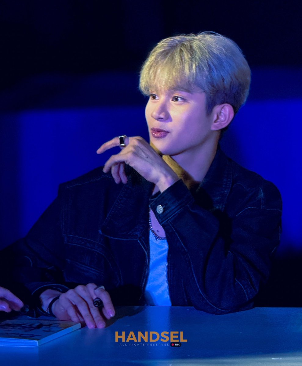 Handsel_ton (@handsel_ton) on Twitter photo You’ve grown so much, Ton, and I’ll always be proud of the person you’ve become and continue to be...
<a href="/HORI7ONofficial/">HORI7ONofficial</a>
#HORI7ON #호라이즌 #WINSTON #윈스턴 You’ve grown so much, Ton, and I’ll always be proud of the person you’ve become and continue to be...
<a href="/HORI7ONofficial/">HORI7ONofficial</a>
#HORI7ON #호라이즌 #WINSTON #윈스턴