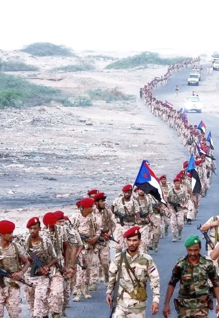 نحن فداء للوطن الجنوبي ولأمتنا الجنوبية ولكن الأهم أن تثمر جهود الرجال الأوفياء وأن لا نضيع عقودًا من النضال المستمر
#القوات_المسلحة_الجنوبيه