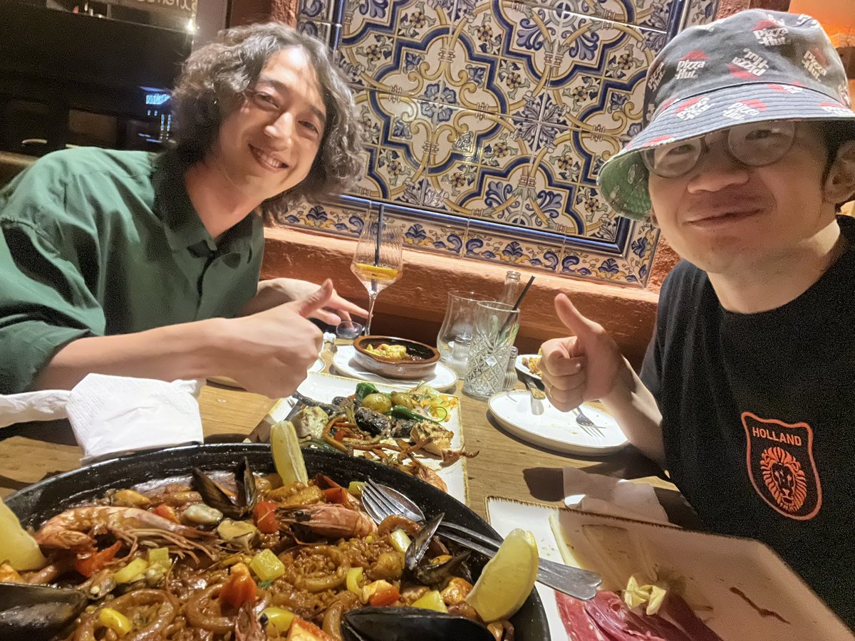 ドイツ某所でかてぃんくんと合流し、食事をしました🇩🇪

異国で音楽オタク話は感慨深い…
お誕生日祝いにご馳走するつもりが逆にご馳走になってしまった〜🙇‍♀️

想像を絶する忙しさでしょうが、どうかお身体に気をつけてくださいね🙏