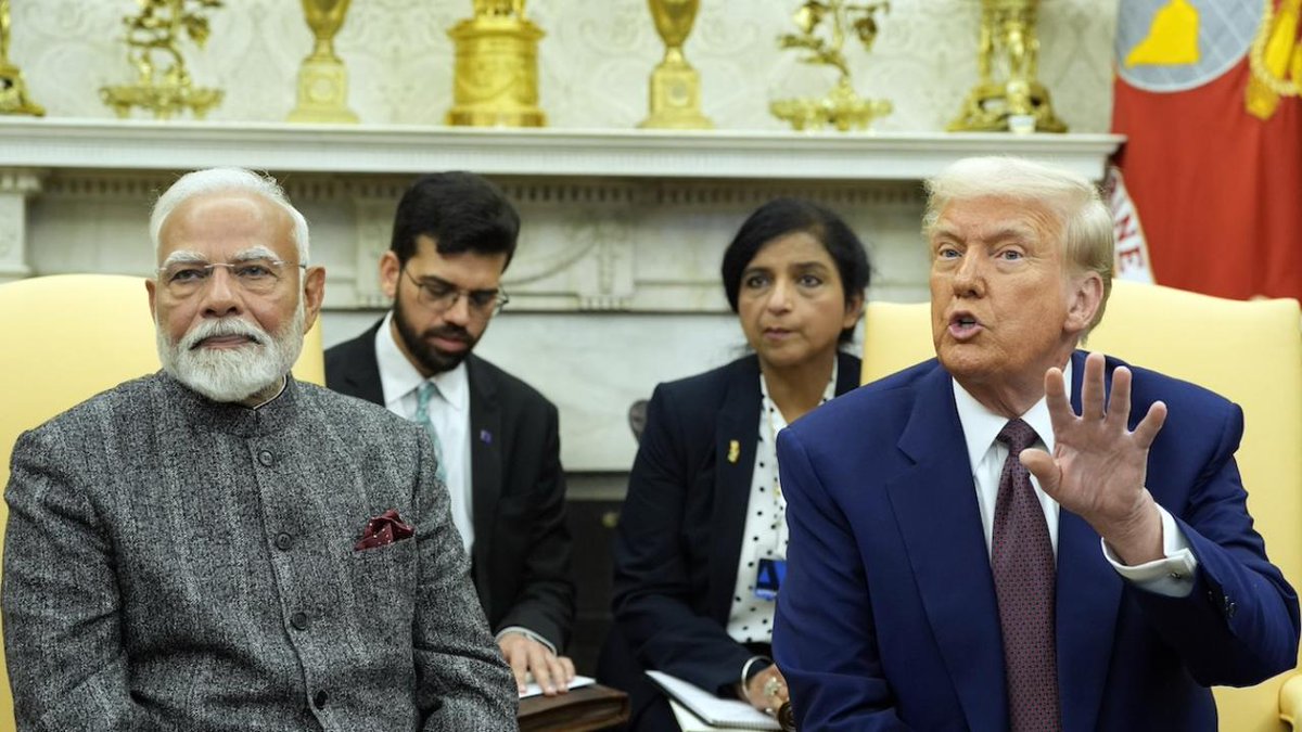 Indian refineries halt Russian oil purchases after Trump threats

India's state-owned oil refineries stopped importing Russian oil after US President Donald Trump threatened 100% tariffs for cooperation with Russia. The suspension began this week, four industry sources told