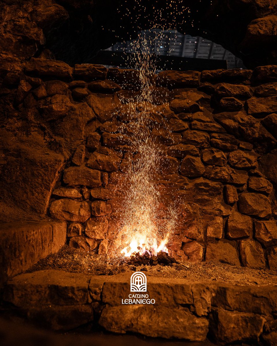 🔨 La Ferrería de Cades (1752), donde el agua del Nansa activaba forja y molinos. Hoy ofrece visitas, exhibiciones y paseo por el bosque.
🔨 Cades Ironworks (1752), where Nansa water powered a forge and mills. Now restored with tours, demos and a forest walk.
#CaminoLebaniego