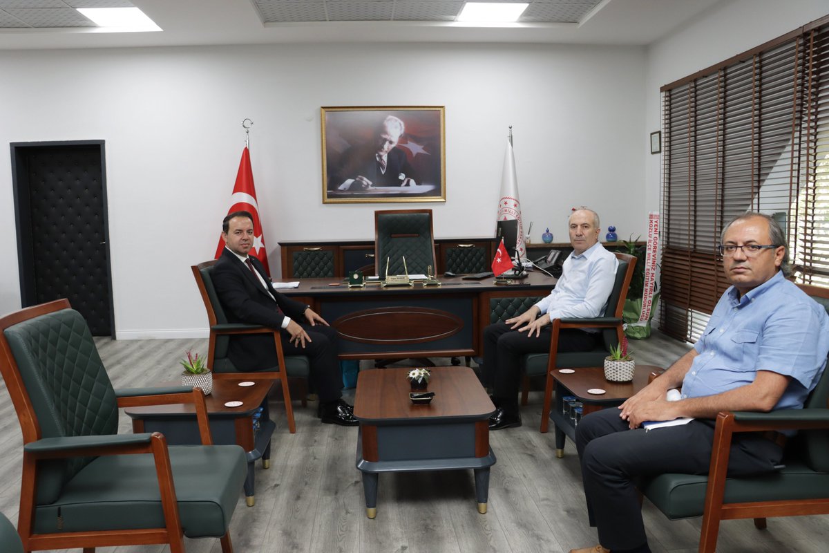 Zonguldak İl Millî Eğitim Müdürlüğü (@zonguldakmem) on Twitter photo Zonguldak Çalışma ve İş Kurumu İl Müdürü Okan Şentürk, İl Millî Eğitim Müdürümüz Uygar Keskin'e hayırlı olsun ziyaretinde bulundu.
Nazik ziyaretleri için teşekkür ederiz.
<a href="/tcmeb/">Millî Eğitim Bakanlığı</a> <a href="/uygarkeskin/">uygarkeskin</a> Zonguldak Çalışma ve İş Kurumu İl Müdürü Okan Şentürk, İl Millî Eğitim Müdürümüz Uygar Keskin'e hayırlı olsun ziyaretinde bulundu.
Nazik ziyaretleri için teşekkür ederiz.
<a href="/tcmeb/">Millî Eğitim Bakanlığı</a> <a href="/uygarkeskin/">uygarkeskin</a>