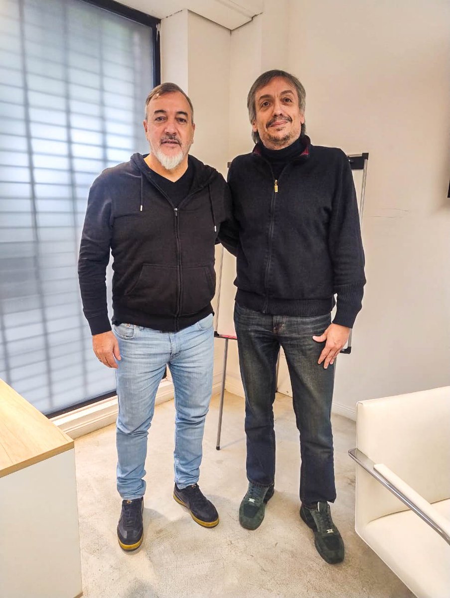 Me reuní con Máximo Kirchner y le manifesté la voluntad de discutir sobre la “nueva estatalidad” en la Argentina.
En el tiempo que viene, los estatales tenemos que elevar el piso de nuestras aspiraciones. Somos los trabajadores los que tenemos que dirigir las instituciones del