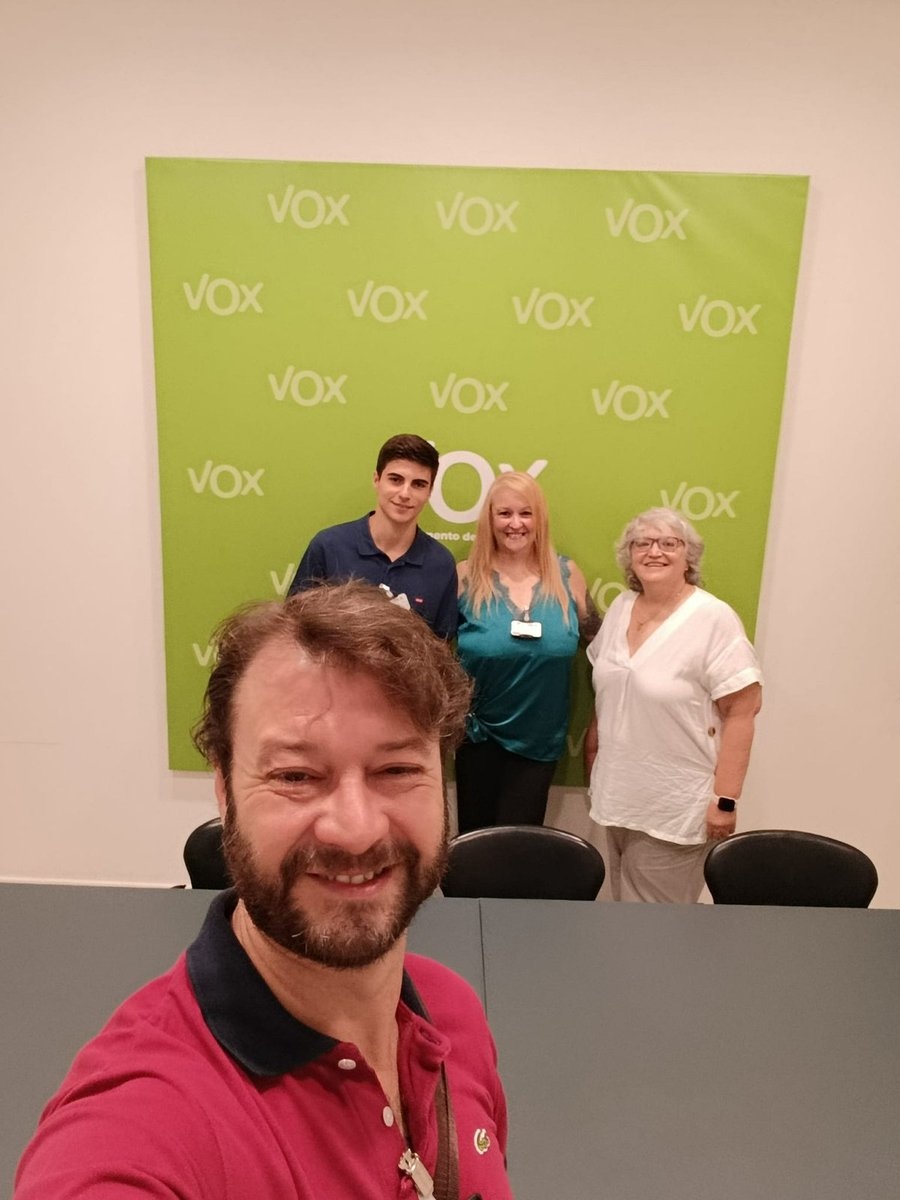 VOX Sant Adrià de Besòs (@voxsantadria) on Twitter photo 🟢Reunión en el Parlament de Catalunya con la coordinadora de zona, para encarar el próximo curso político 💪🏻🇪🇦
<a href="/voxsantadria/">VOX Sant Adrià de Besòs</a> 🟢Reunión en el Parlament de Catalunya con la coordinadora de zona, para encarar el próximo curso político 💪🏻🇪🇦
<a href="/voxsantadria/">VOX Sant Adrià de Besòs</a>