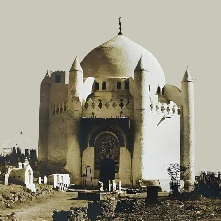 من آخر روزی
وسط صحن حسن سینه زنی خواهم کرد...

#کریم_اهلبیت