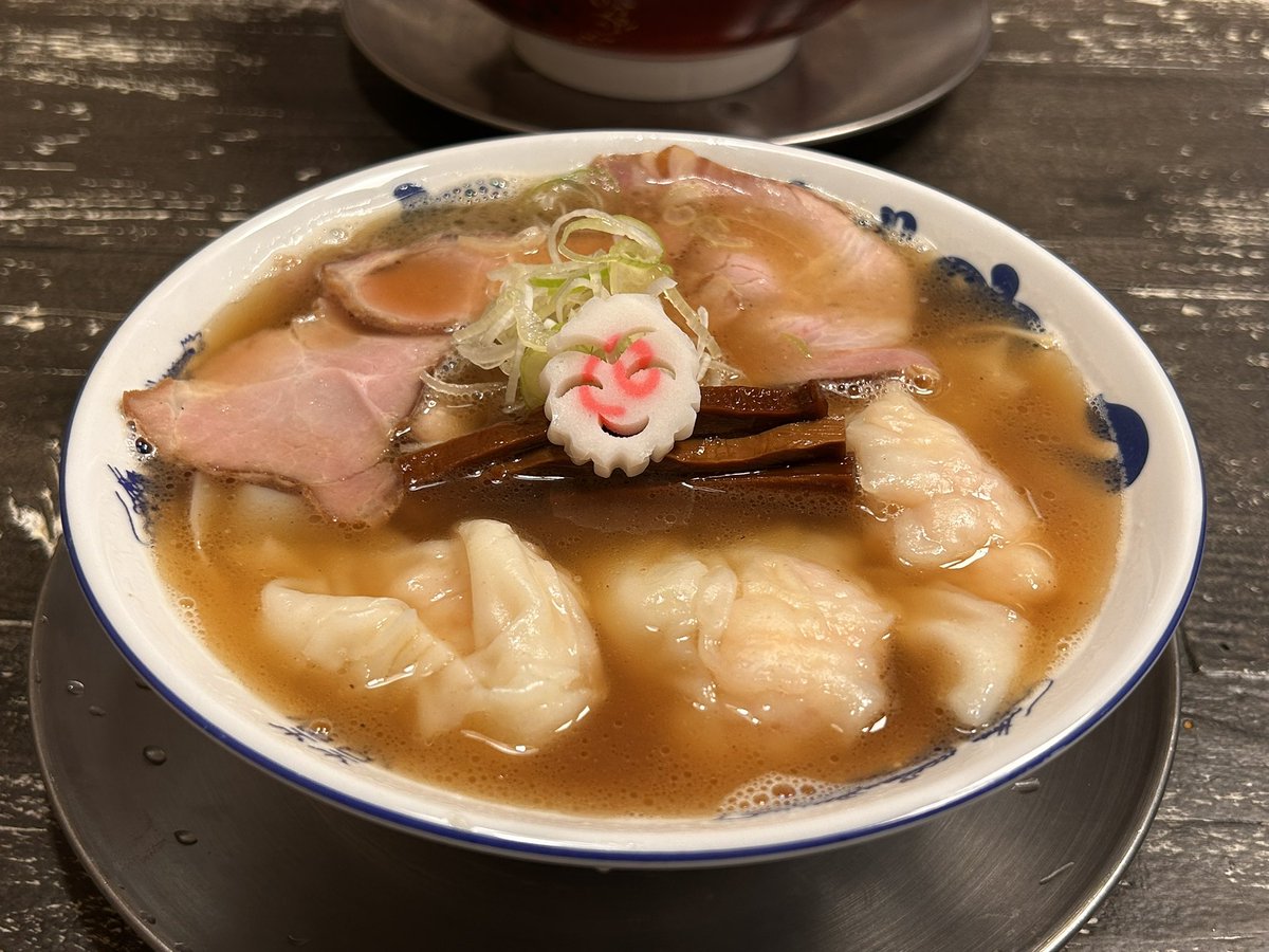 nilnilnilne5569's tweet photo. あいだや2@上野

えびワンタンぷりぷり最高ー☺︎
和牛すき焼き丼？も最高ー∩^ω^∩ https://t.co/oTx8xqxjDF
