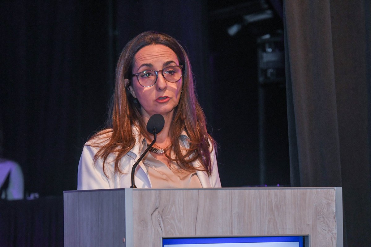 🙌 ¡ Más de 1000 personas participaron en Mendoza Coopera 2025!

La Nave Cultural fue escenario de una jornada intensa de formación, inspiración y puesta en valor del modelo cooperativo como motor de desarrollo económico, social y sostenible 💼🌱