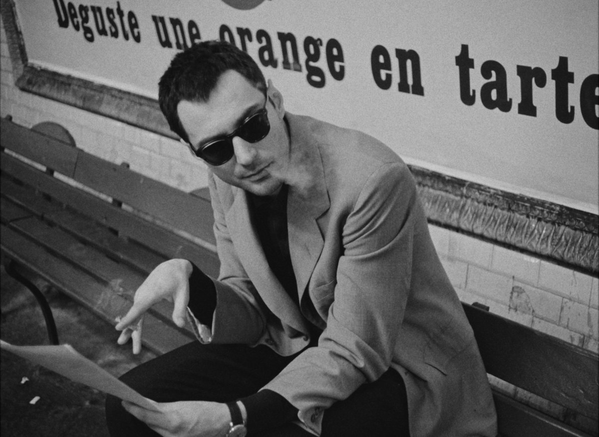 netflix's tweet photo. A poignant love letter to cinema, NOUVELLE VAGUE reimagines the making of Jean-Luc Godard’s Breathless.

From Academy Award nominee Richard Linklater. Starring Guillaume Marbeck, Zoey Deutch, and Aubry Dullin. Coming to Netflix November 14. https://t.co/H5FlymzrdZ