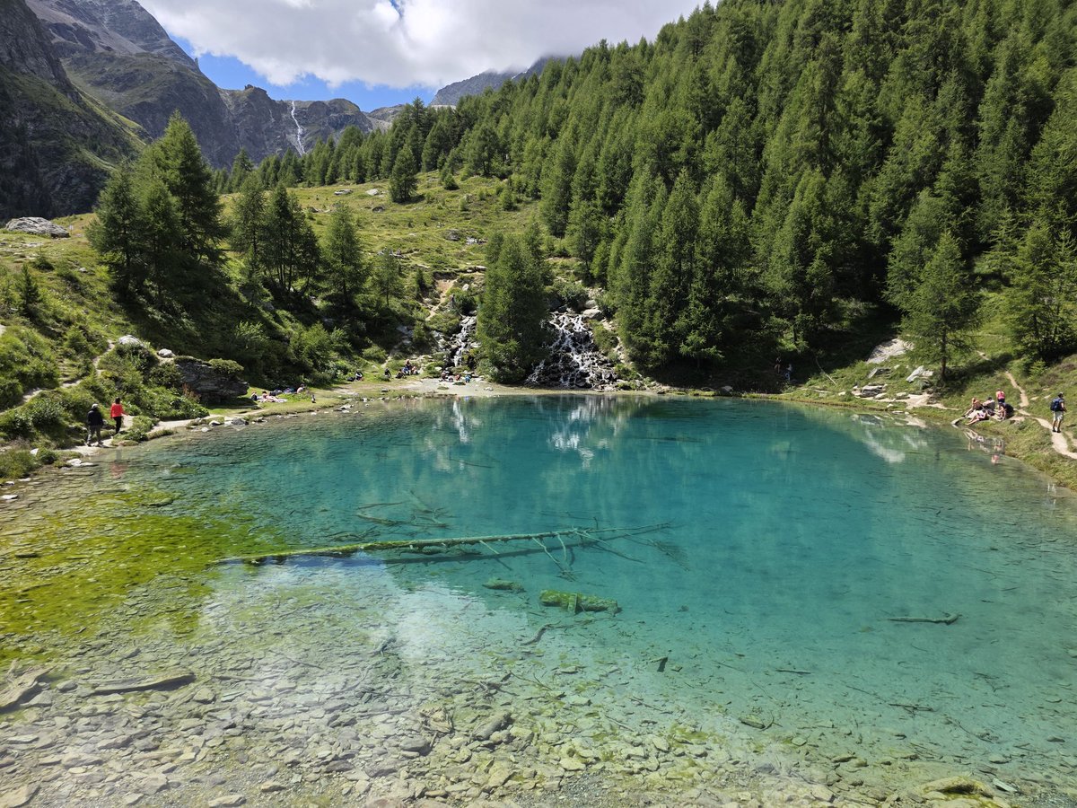 sawkifree's tweet photo. Lac bleu https://t.co/LcmUDzOQ32
