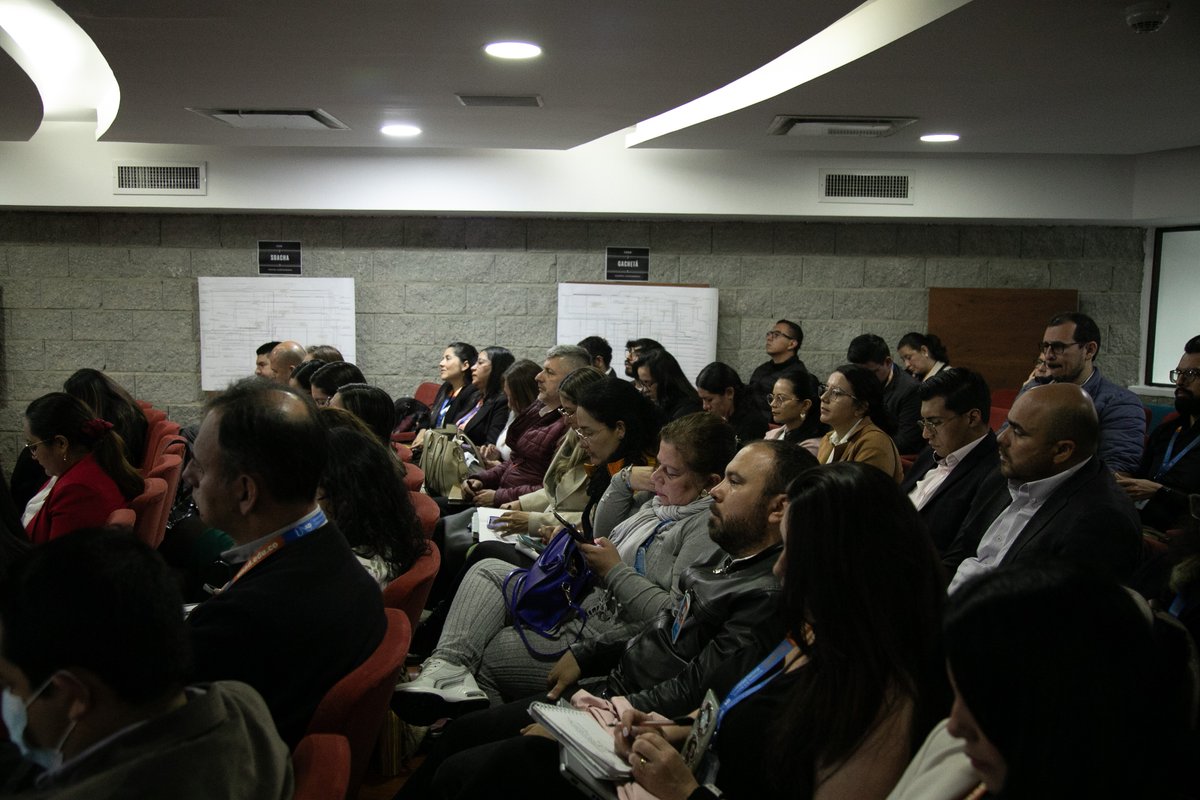 <a href="/JaimeLeal_/">Jaime Leal Afanador</a> <a href="/UNAD_ZCBC/">UNAD Zona Centro Bogotá Cundinamarca</a> Tras finalizar el tercer bloque, damos cierre al conversatorio de docentes y líderes educativos, un espacio de reflexión y diálogo que fortaleció nuestro compromiso con la calidad educativa y el acompañamiento integral a los estudiantes.

Cierra el espacio al explorar aspectos
