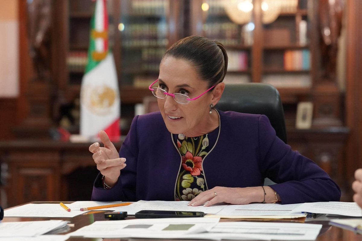 Nuestra Presidenta Claudia Sheinbaum Pardo evitó el aumento de aranceles que habría afectado a miles de familias mexicanas, y se logró un plazo de 90 días para trabajar en un acuerdo que beneficie a todas y todos. Por el bienestar del pueblo ¡Muchas gracias, presidenta! 👨‍👩‍👦‍👦🇲🇽💞