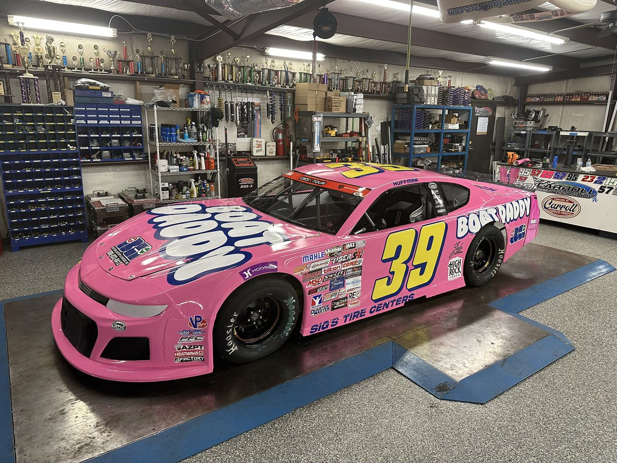 𝙊𝙣𝙚𝙬𝙧𝙖𝙥𝙨 tweet media