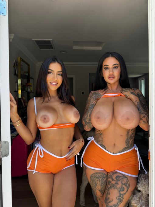 Mommy? 😈 @MommyArabelle https://t.co/qNITVrm41a<a class="tags" href="/tag/mommyarabelle">@mommyarabelle</a><a href="/tag/alexxx"class="tags"><span>#alexxx</span></a>