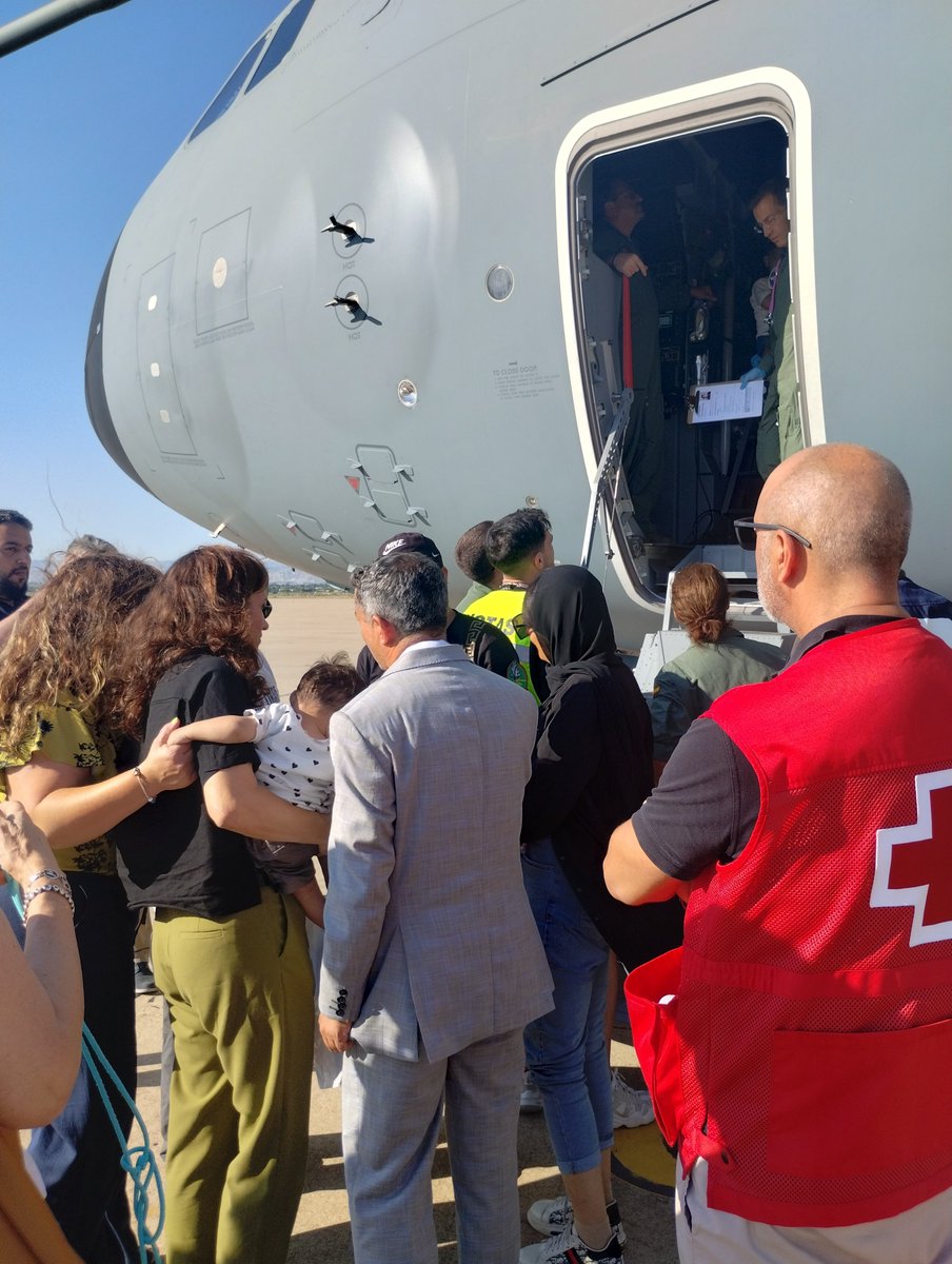 5 ministerios, decenas de efectivos del ejército, GC, PN y ONGs, varias CCAA acogiendo y apoyando. Y sobre todo, 13 vidas de niños en peligro por cardiopatías graves. Este es mi país, #España. Con #Gaza y #Palestina