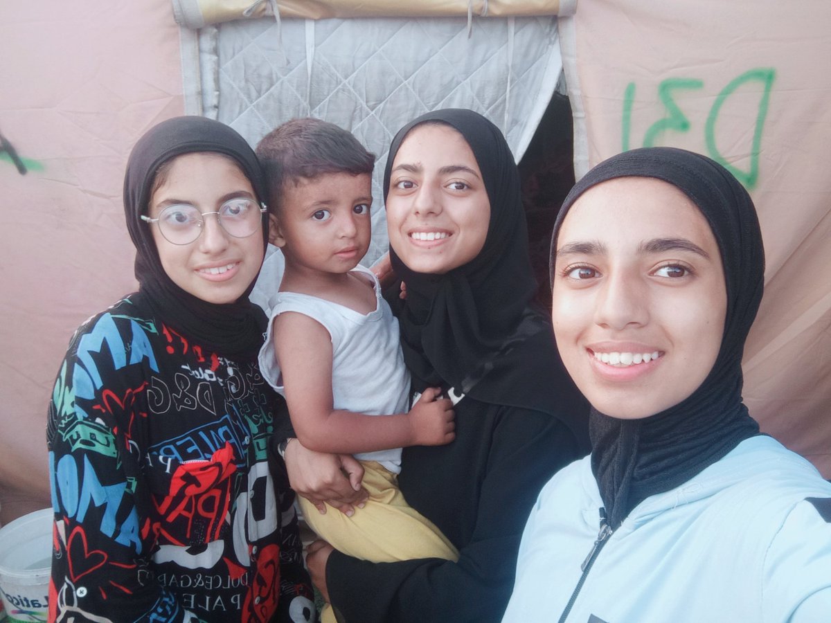 tala161306's tweet photo. "I want to live in peace, safety🕊️, and with enough to eat... and many other things. I want me and my siblings to live peacefully. Please help us share our campaign. Me and my siblings—share the campaign link."🍉💗 
https://t.co/MuHIu7Dn5c https://t.co/ErN8kVNeOh