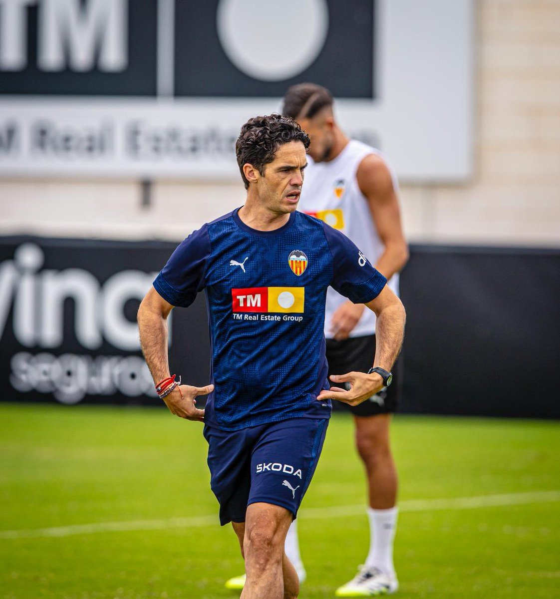 Seguimos. <a href="/valenciacf/">Valencia CF</a> ⚽️🦇
📸 <a href="/lazaroftherock/">Lázaro dela Peña</a>