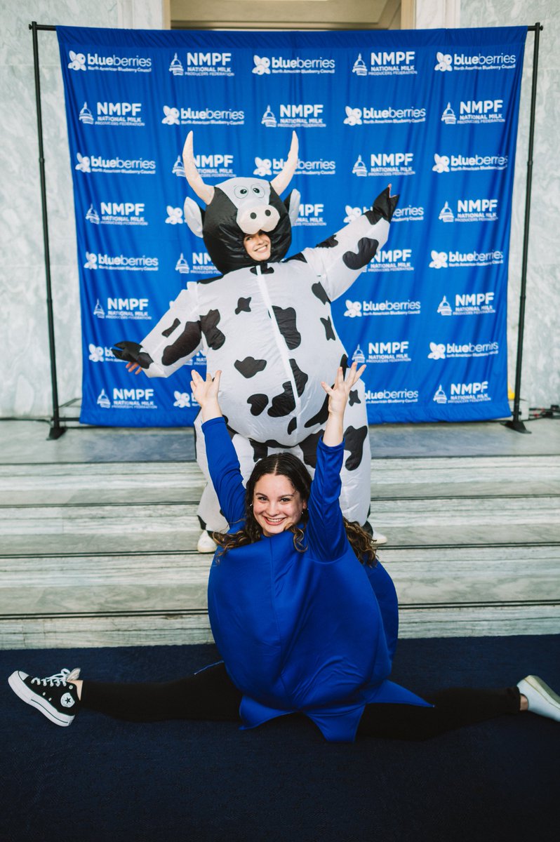 🍦+🫐 = 😋 DYK July is National Blueberry Month AND National Ice Cream Month? The perfect excuse for a Blueberry Ice Cream Social on Capitol Hill! Thanks to <a href="/nmpf/">National Milk Producers Federation</a> for partnering with us and all who joined to celebrate summer’s tastiest duo! #NABC #IceCream #GoBlueberries #NMPF