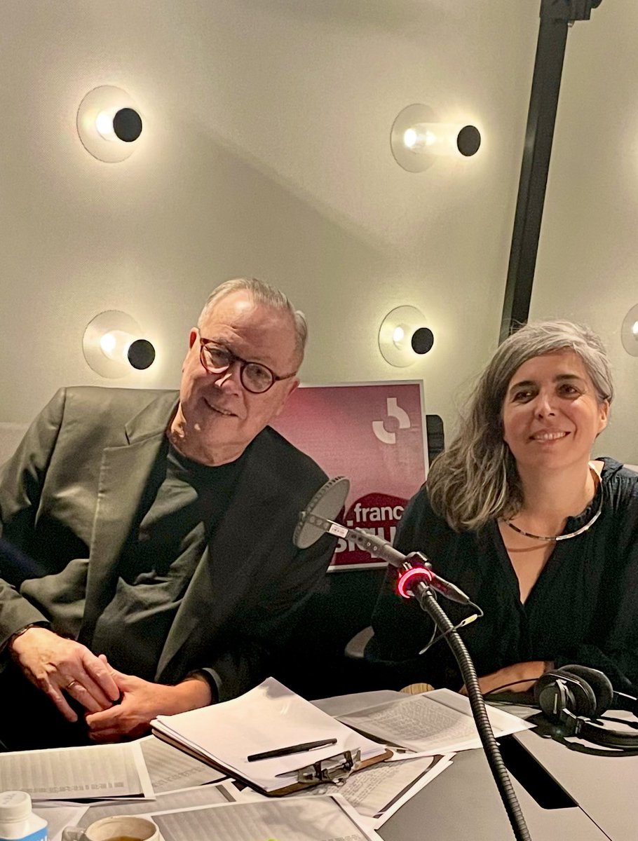 marc voinchet (@mvoinchet) on Twitter photo Tristesse ! L’immense Bob Wilson vient de nous quitter. On lui doit tant de productions éclatantes, tant d’émotions et tant de beauté... 😢 Il nous avait rendu visite <a href="/francemusique/">France Musique</a> au micro de <a href="/priscille_l/">Priscille Lafitte</a> en octobre 2022. C’est à écouter/réécouter ici : radiofrance.fr/francemusique/… Tristesse ! L’immense Bob Wilson vient de nous quitter. On lui doit tant de productions éclatantes, tant d’émotions et tant de beauté... 😢 Il nous avait rendu visite <a href="/francemusique/">France Musique</a> au micro de <a href="/priscille_l/">Priscille Lafitte</a> en octobre 2022. C’est à écouter/réécouter ici : radiofrance.fr/francemusique/…