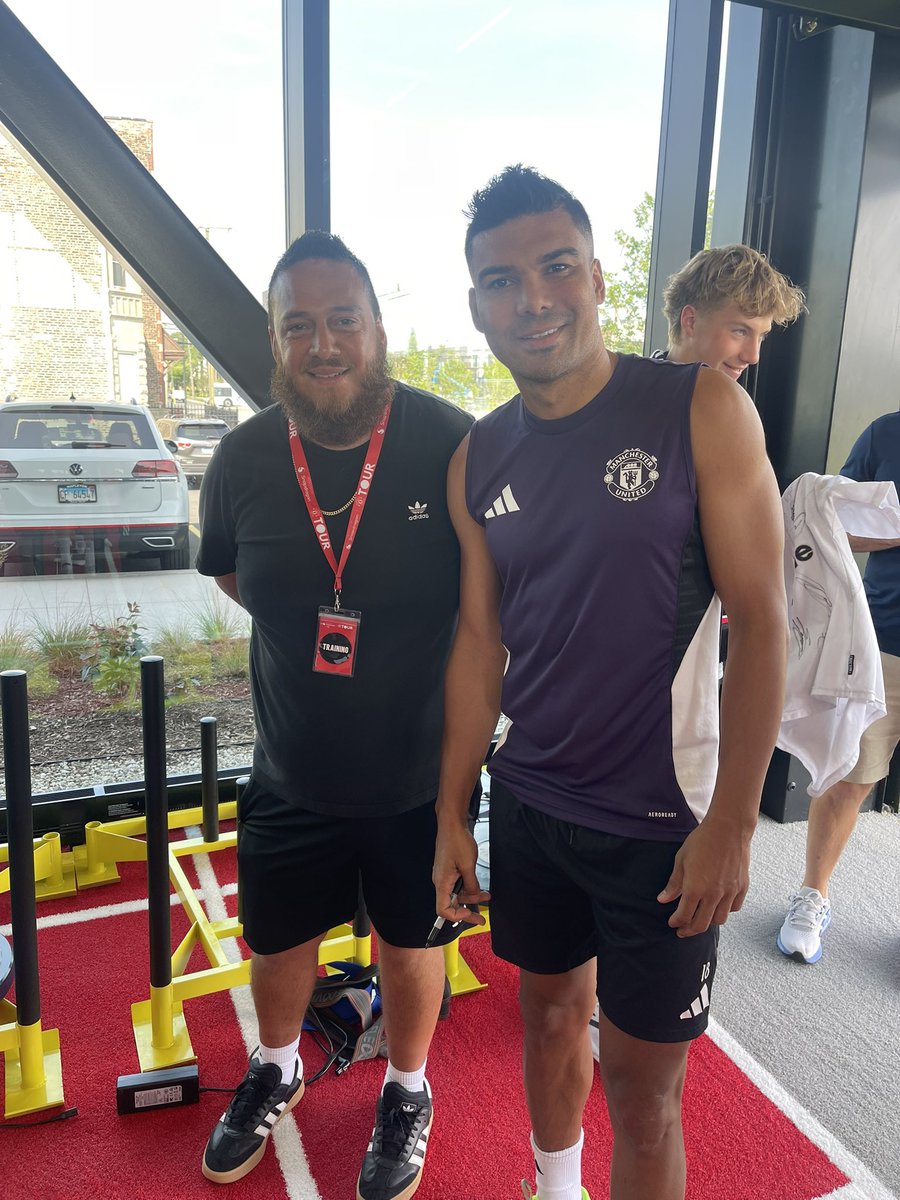 Coaches Andres, Gus &amp; Cosmo linked up with the 🔴 Manchester United first team ahead of their friendly 🇬🇧⚽️
Unreal experience meeting the players and seeing their professionalism up close 🔥💯
Moments like these fuel the passion and raise the standard 🚀💪