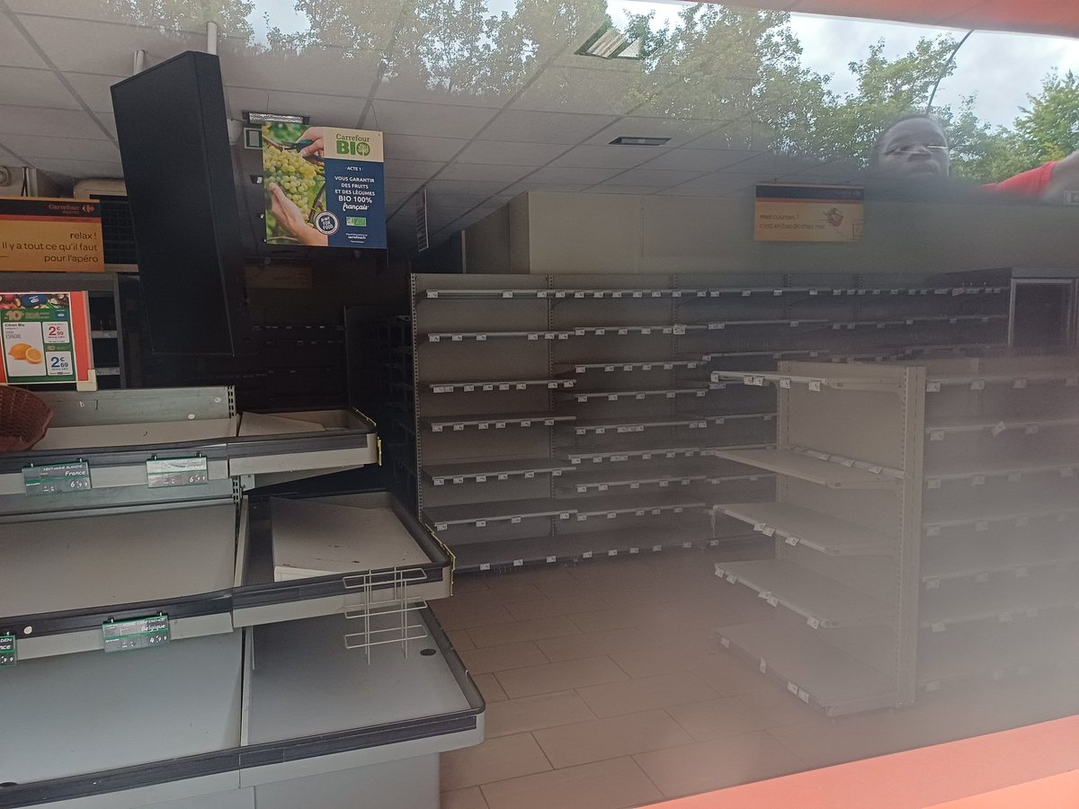 jonben's tweet photo. CarrefourSAV @bompard Pouvez-vous me dire si le magasin est définitivement fermé ? Personne ne répond à mes questions. Aucune communication de votre part. Merci @CarrefourFrance @bompard @CarrefourGroup https://t.co/UdOsmvpSTH