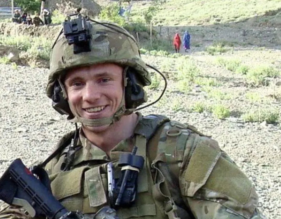 Haunted by past decisions that led him to stay in the Army and the subsequent injuries that left him paralyzed, Travis’s new view of the world was shrouded by self-hatred and blame. Read his story here: heroicheartsproject.org/the-story-of-a…