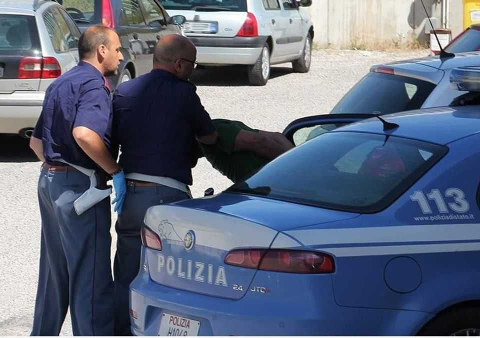 Preso a bastonate sulla Litoranea per presunte corna, la Polizia accusa 4 uomini di tentato omicidio buff.ly/tyg4VyO