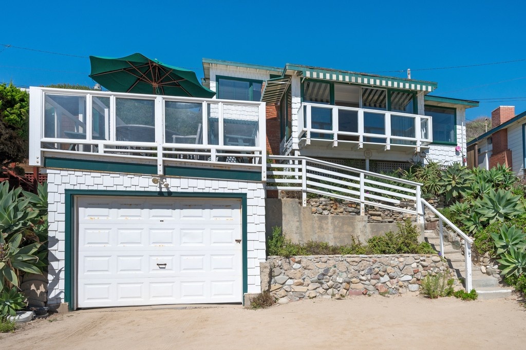 CCConservancy's tweet image. Win a 3-night stay in Crystal Cove’s historic oceanfront Cottage #14! 
 Support STEM education &amp;amp; preservation.
Tickets $100 each | 7 for $500
 Visit Park Store or call 949.392.5019 to enter
 Winner drawn Oct 4!
#CrystalCove #Giveaway #STEM #EndlessSummerSoiree