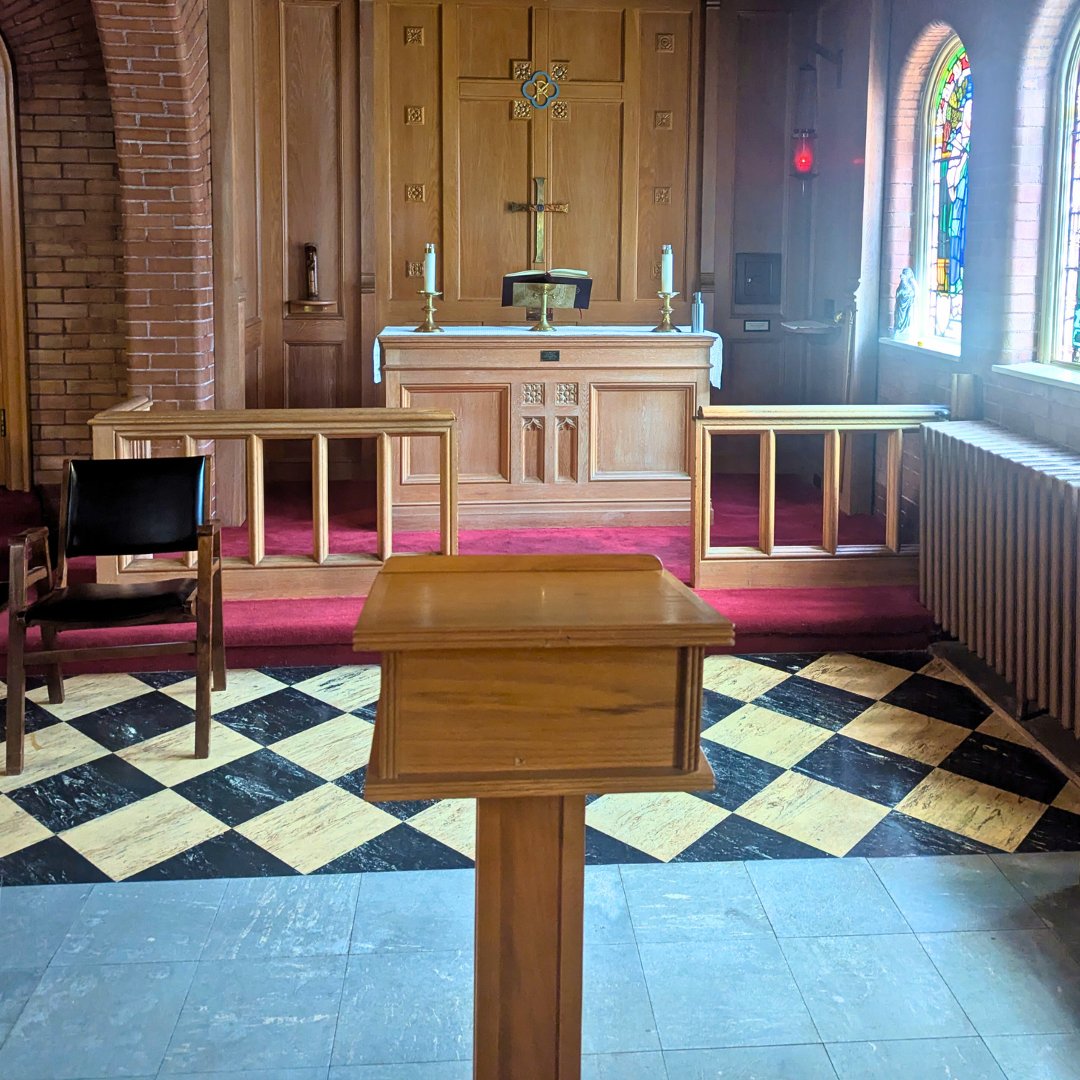 stjnorway's tweet photo. The Chapel is quiet now, but on Wednesday at 12noon, you could be sitting in the pews! Join us for a short holy eucharist service to get you through the week.  Come and see! #stjohnsnorway #torontoanglican https://t.co/ECdZYytRza