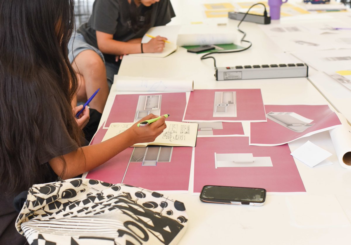 IITArchitecture's tweet image. Future architects got a hands-on intro to design during our two-week Experiment in Architecture workshop—complete with studio work, firm visits, field trips, and portfolio reviews.

Photo Credit: Krueck Sexton Partners