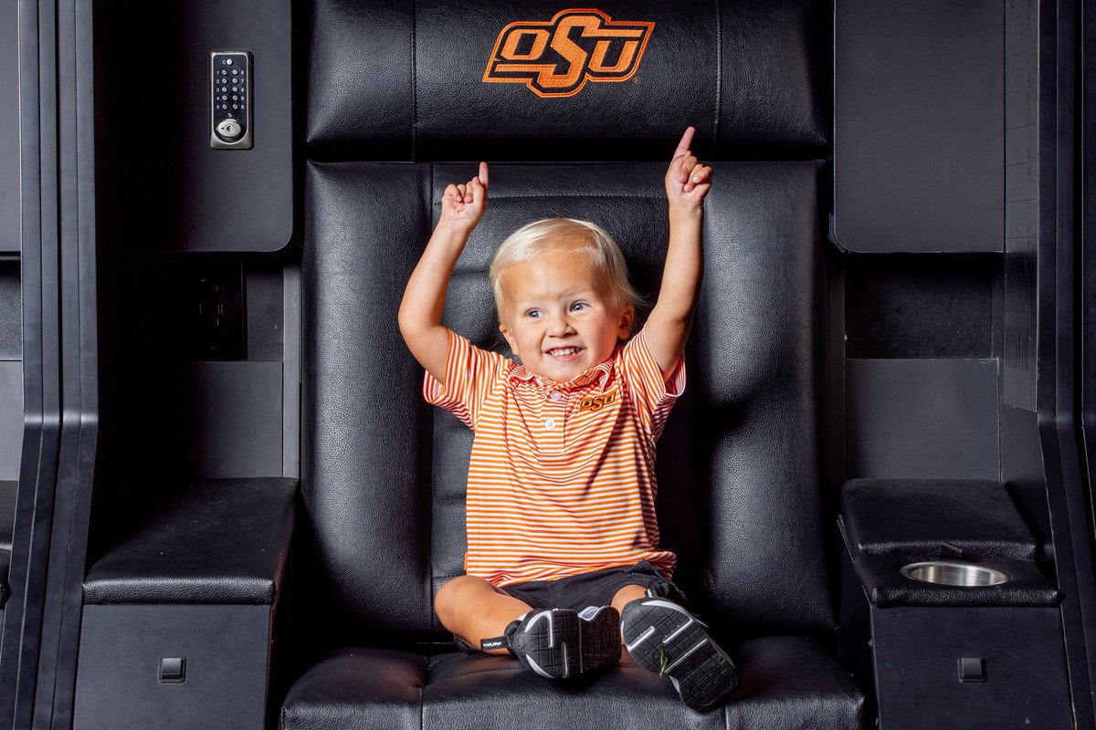 AndrewMitch's tweet image. The FAMILY is ALL IN.

#OBlock #GoPokes #DAT