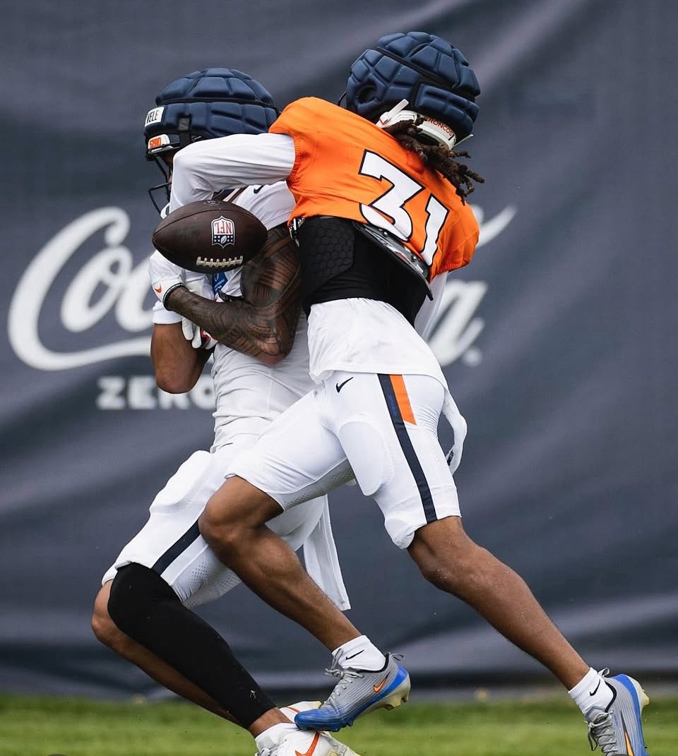 RodCoaching's tweet image. KD out at #DenverBroncosTrainingCamp getting that ball out. The season is loading #ASDB
