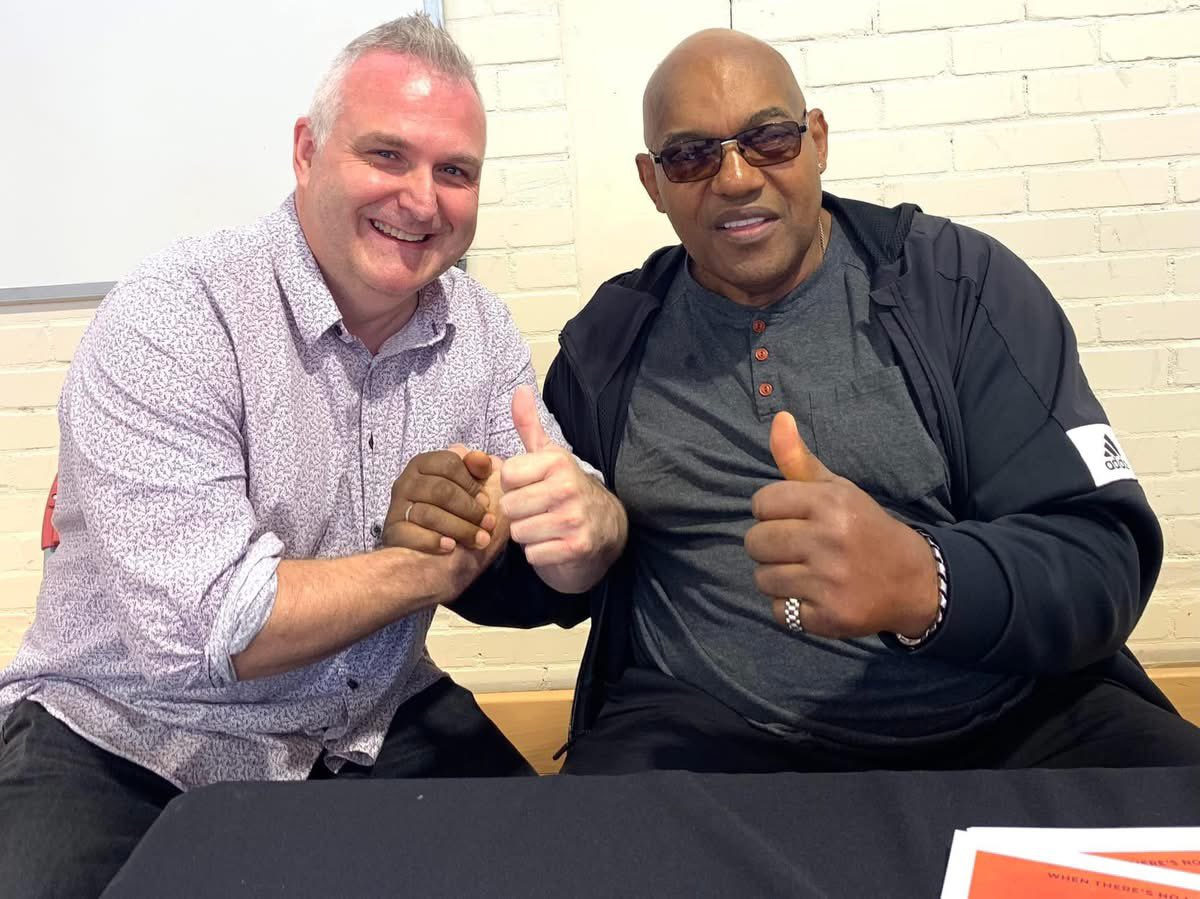 Mark Chapman tweet media