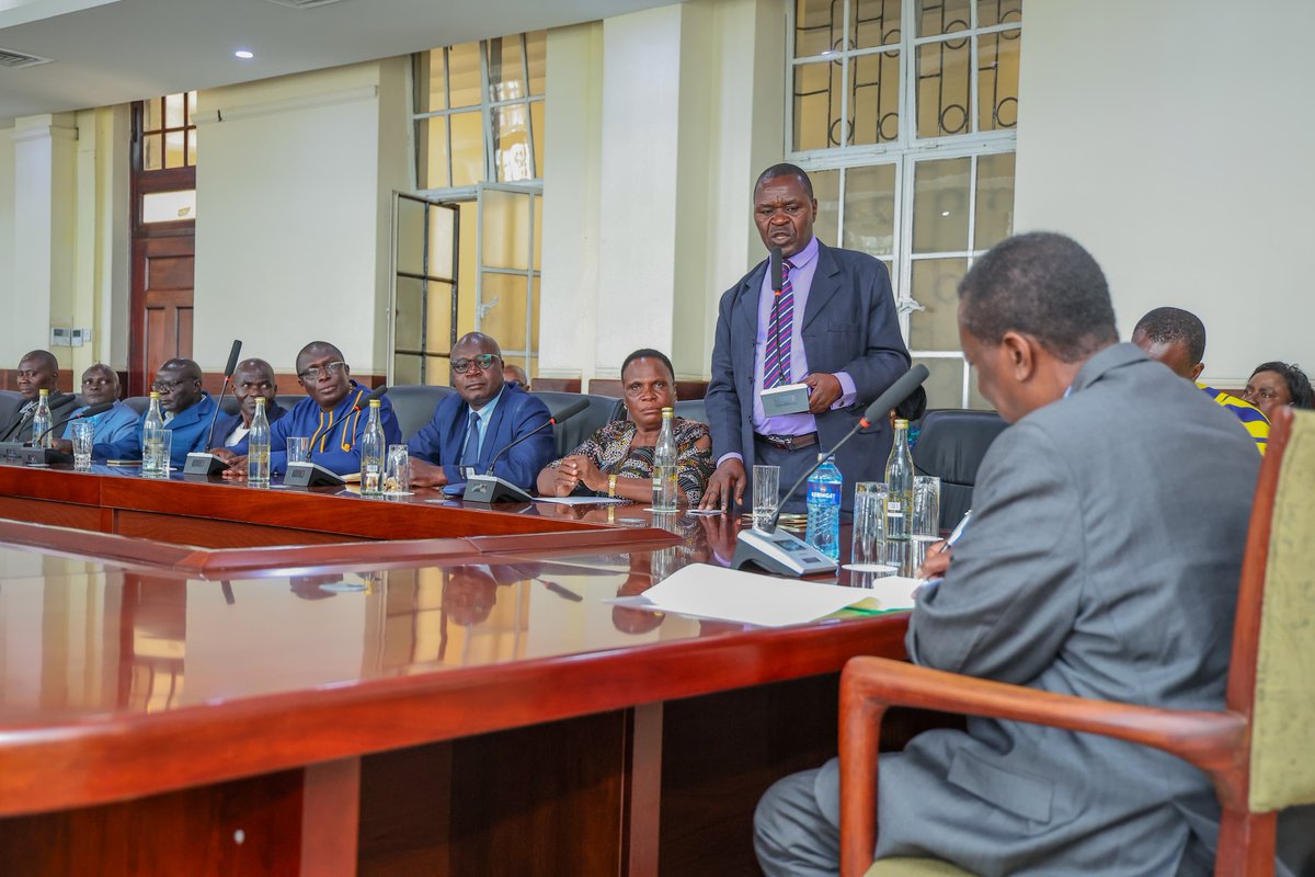 I spent a deeply engaging afternoon with over 70 dedicated teachers from Malava Constituency, Kakamega County, who visited my office in Nairobi for a candid and insightful exchange of ideas.

Led by Kakamega North KNUT Chairperson Simon Sindani, KESHA Vice Chairperson Dan