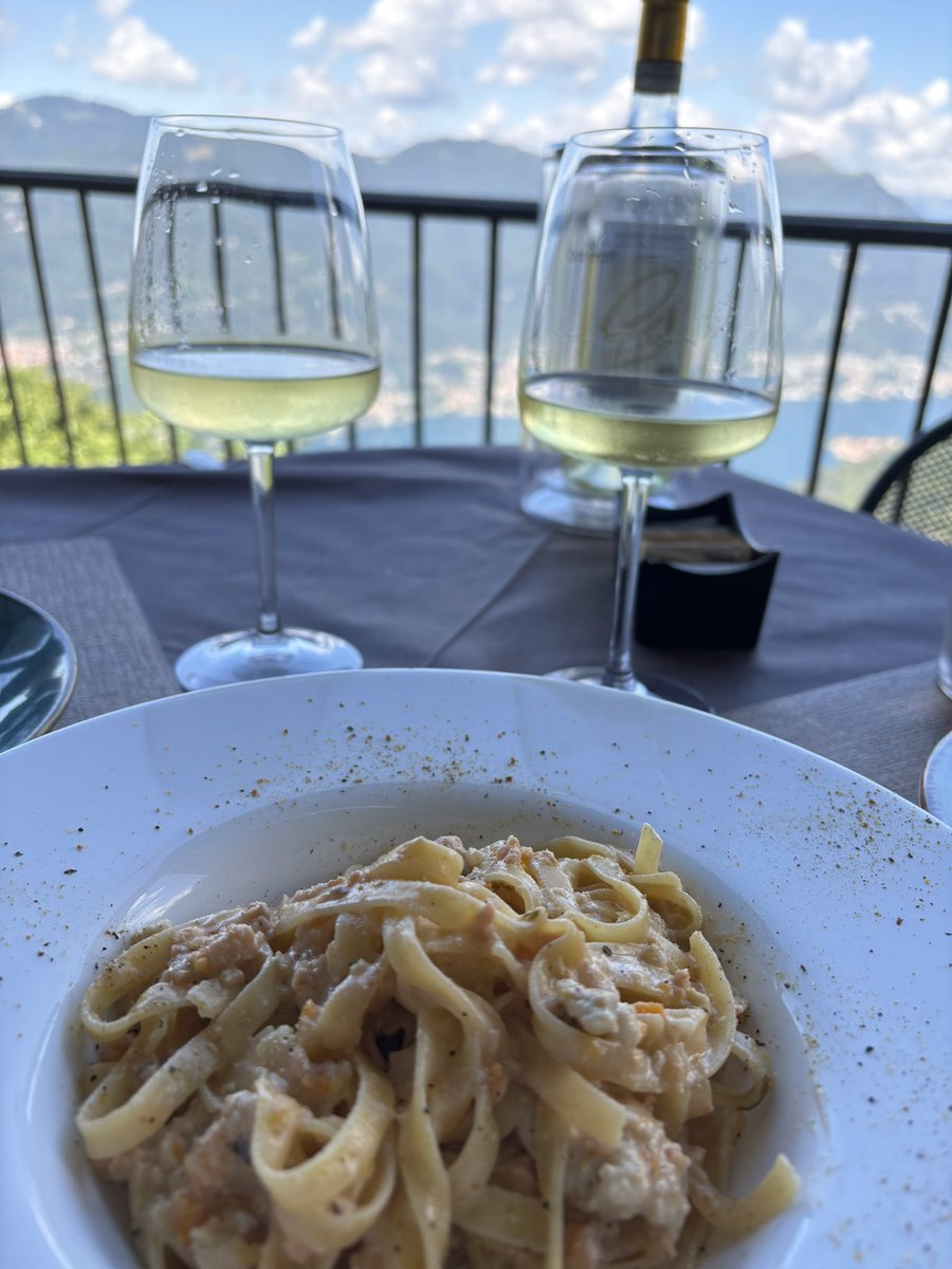 Lario, buon cibo e tanto amore. 
Niente male per un compleanno