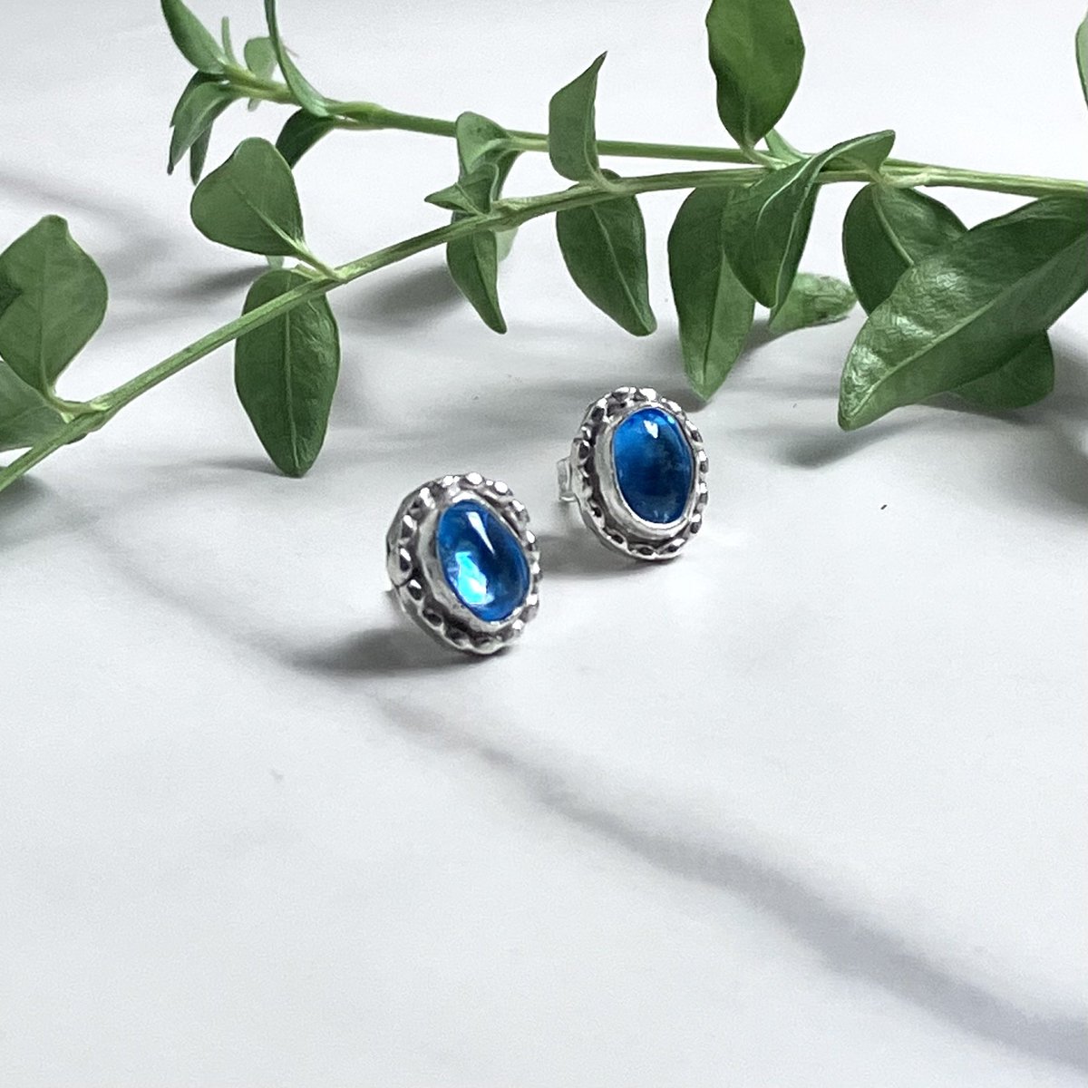 Is there anything prettier than the color of these sky blue topaz post earrings.  Perfect for when “less is more”.  These beauties are less than half an inch so quite petite.

✨Coming Soon✨ to my “I Feel Pretty” Collection at

bellarosejewelrydesign.com