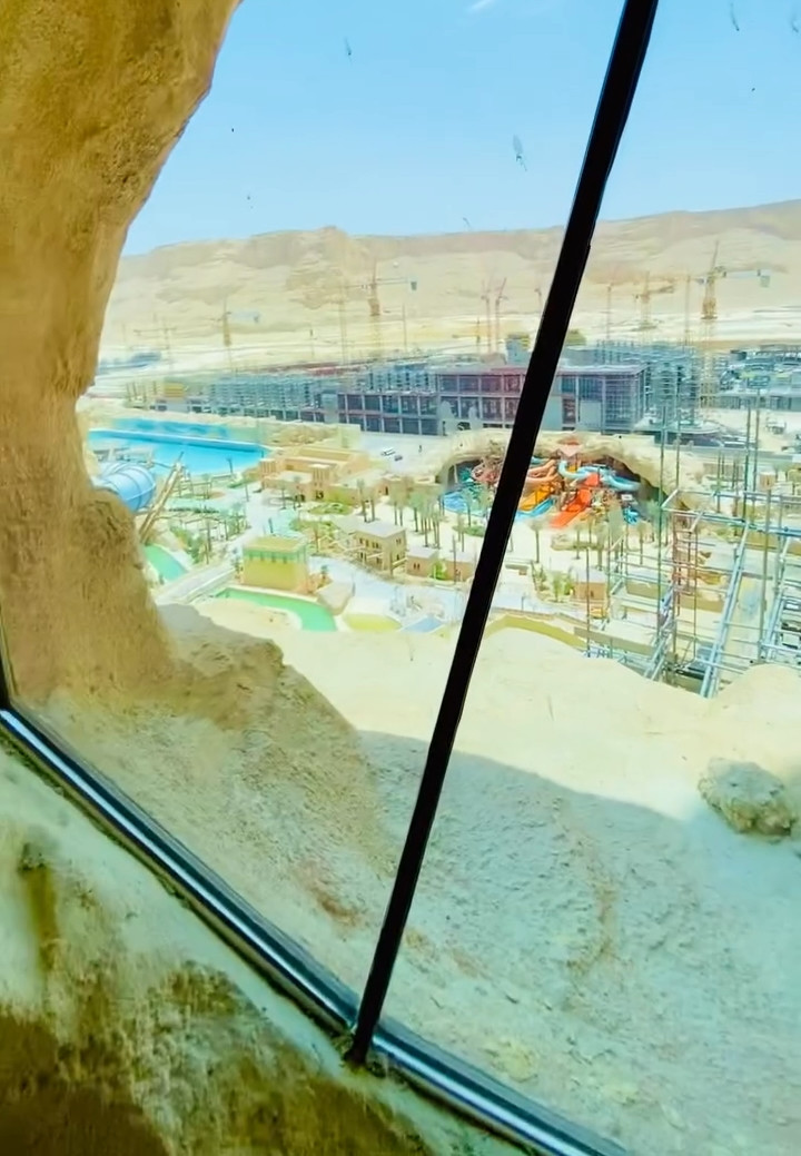 نظرة على اطلاله مطعم اسينت داخل صخرة الجمل 🐪