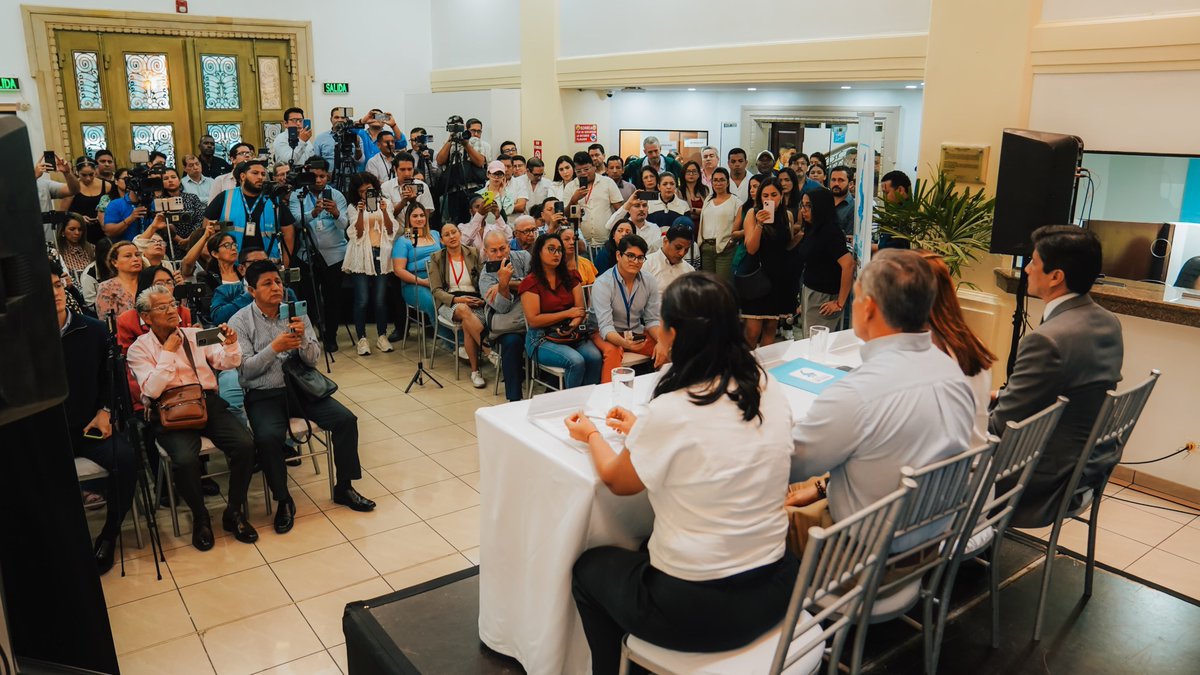 "Como Prefecta, no voy a prestarme para más confrontación que no construye, que no suma, que no resuelve. La gente espera resultados, no shows políticos. No voy a alimentar conflictos que le restan a la provincia. Estoy aquí para construir. Para hacer. Para trabajar con