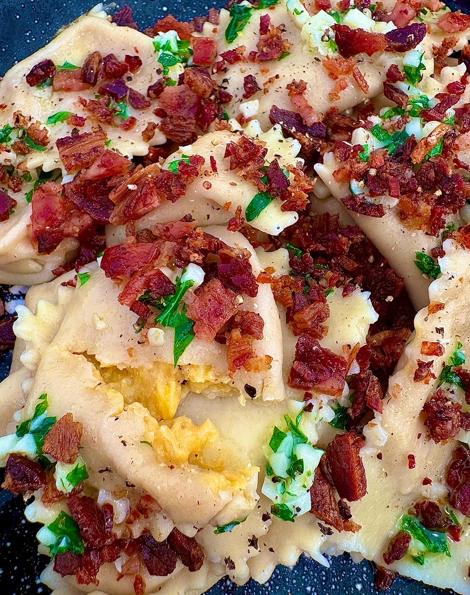 My Italian friend makes the best pasta and she gave us some homemade pumpkin, ricotta, gorgonzola and walnut ravioli. Served with garlic butter sauce and bacon crumb.