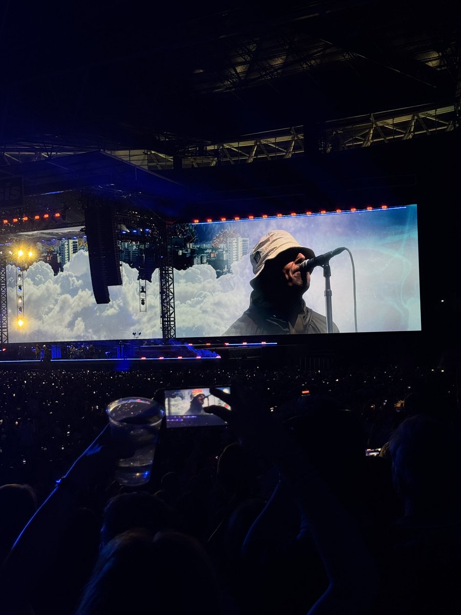 Stunning x <a href="/liamgallagher/">Liam Gallagher</a> #OasisLive25
