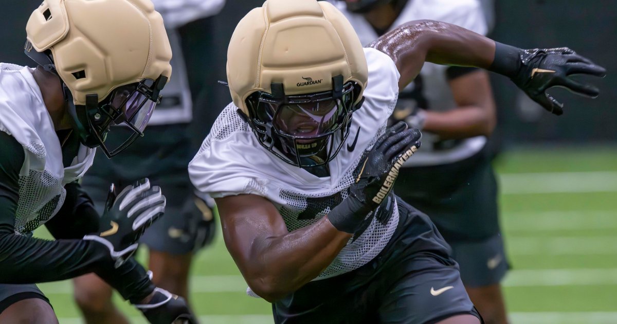 • Who was on No. 1 o-line? No. 1 d-line?
• WR who is turning heads
• De'Nylon Morrissette addresses his "TD catch" vs. PSU
• Good-looking LBs

All that and more in a Deep Dive from #Purdue's first camp practice.
on3.com/teams/purdue-b…