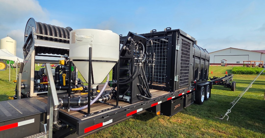 ProductsDura's tweet photo. Now available on @Demcoag trailers: The FastBatch™ DI from Dura Products.

✅ Inject up to 4 chemicals at once
✅ 75% faster batching
✅ Leak-tested &amp; easy to service

Faster, safer loading, built for the field.

#AgTech #FastBatch #DemcoTrailers https://t.co/RA2KmdrFbT