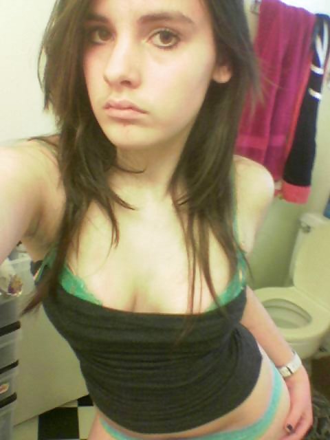 Plan cul avec moi tinyurl.com/3n7dh5kv soit en webcam ou en réel selon ton envie