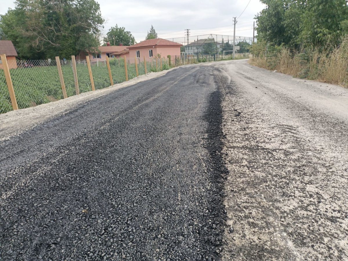 📍 Çalıcuma Köyü

Yol ve Ulaşım Hizmetleri Müdürlüğü ekiplerimiz, Çalıcuma Köyü’nde deformasyona uğrayan yollarda bakım-onarım kapsamında yol konforunu ve sürüş güvenliğini arttırmak amacıyla yürüttüğü asfalt yama çalışmalarını tamamlamıştır.👷‍♂️✅