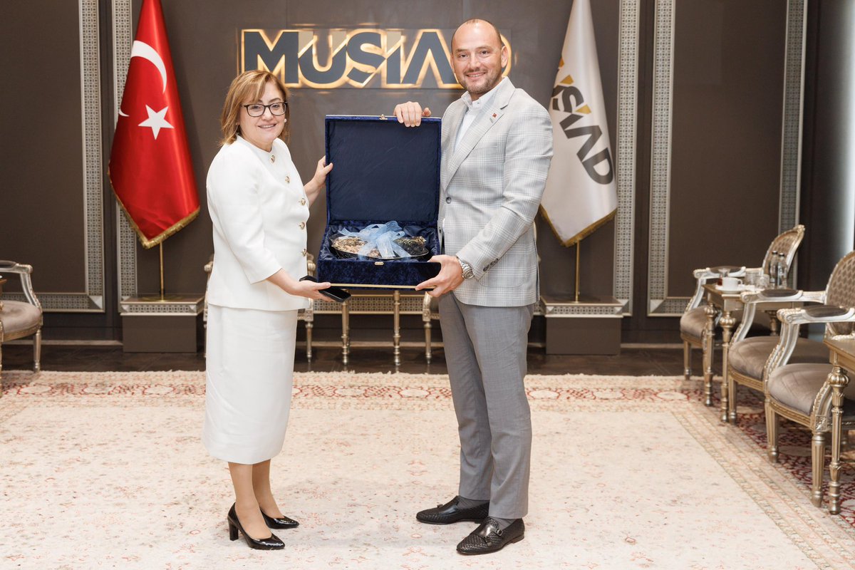 Gaziantep Büyükşehir Belediye Başkanımız Sayın Fatma Şahin’i (<a href="/FatmaSahin/">Fatma Şahin</a>) Genel Merkezimizde misafir ettik.

Ülkemizin sanayi ve ihracat üssü olan Gaziantep’in üretim gücü, girişimcilik ruhu ve kalkınma vizyonuna dair kıymetli değerlendirmelerde bulunduk. MÜSİAD olarak yerel