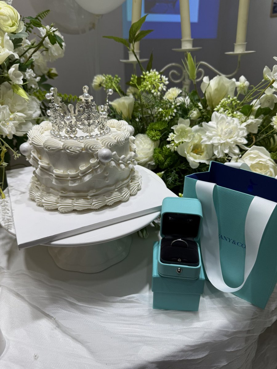 aoyo_7's tweet photo. 突然ですが、結婚します！"日韓夫婦"になります💍🩵
自分が外国の人と結婚するとは思ってなかったし、プロポーズも突然でびっくりした😂
式場は予約して、次は스드메契約する段階です。もしオススメの所あったら教えてください😌そして日韓夫婦の皆さん、より一層仲良くしてください🙌 https://t.co/2LsVaWCvfU