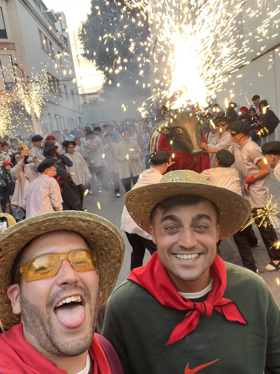 smedina_10's tweet photo. Les millors festes de Catalunya les tenim aquí. Glòria a Les Santes i Visca Mataró!
Passi-ho bé fins l’any que ve👋

Per entendre-ho s’ha de viure❤️
@ferranbarrera8 https://t.co/Z92nfaloEy