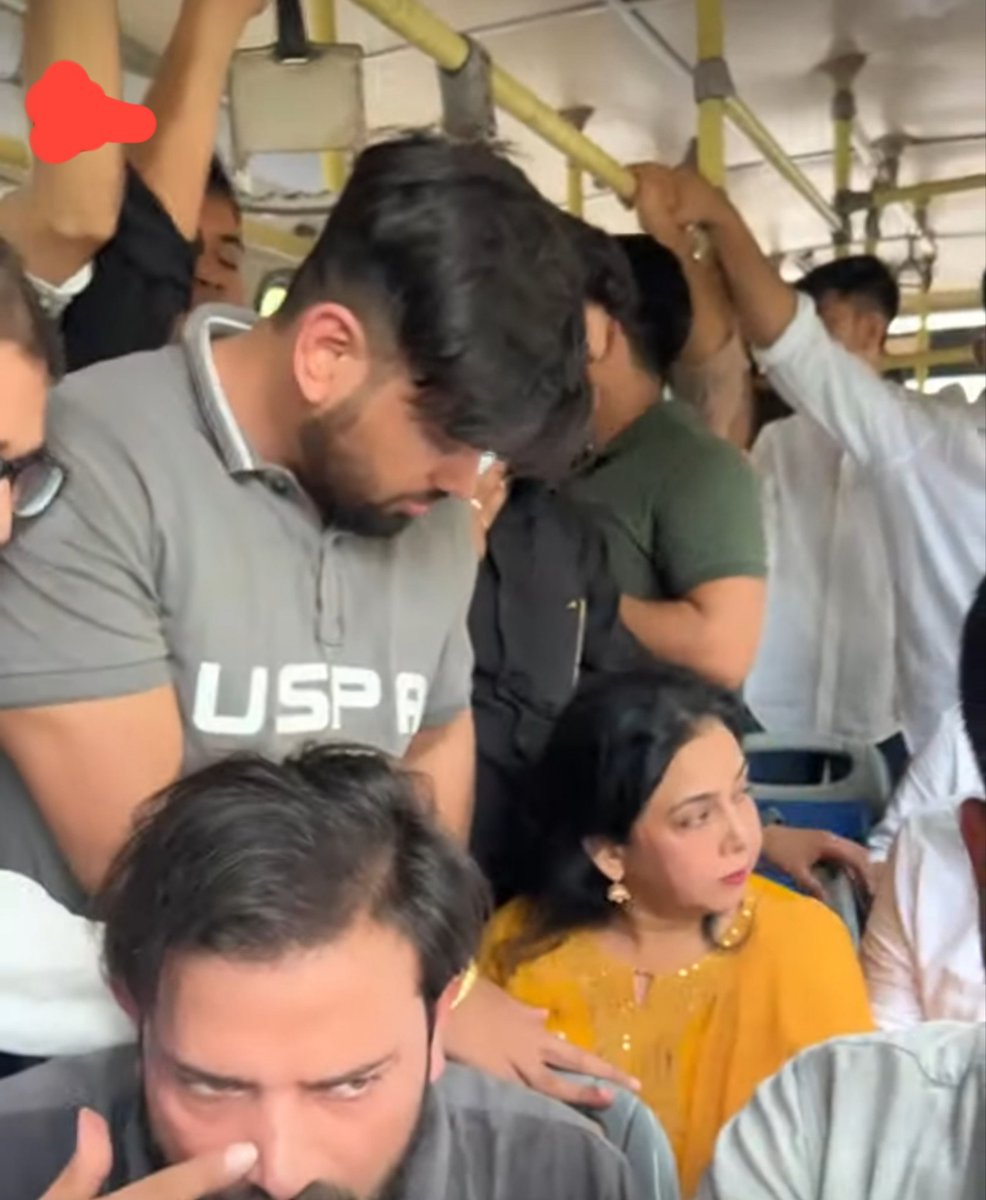 Yadavsarkar1111's tweet photo. छात्र पर लाठी, शिक्षक पर लाठी!
ऐसे बनेंगे "विश्वगुरु" ये महारथी।।।।
दिल्ली पुलिस की गुंडागर्दी I
 #SSC_System_Sudharo
#SSCVendorFailure 
#SSC_System_Sudharo 
#SSCMisManagement

@RYPofficial
@PMOIndia 
@SSCorg_in https://t.co/6tRrgaHe9A
