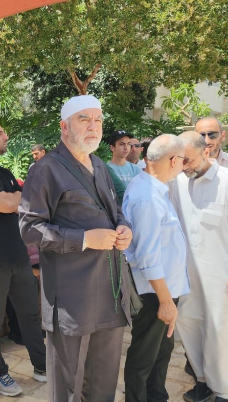 رائد صلاح، زعيم جماعة الإخوان فرع الجنوب بالأرض المحتلة يقود التظاهر أمام السفارة المصرية بتل أبيب، وعلى بعد خطوات منه مقر الحكومة الإسرائيلية..  هل هناك أحد عنده شك في أن الجماعة تنفذ خطة تحقق أهداف الصهاينة، غير الطابور الخامس والذين يخافون أن تنقطع عنهم دولارات الدوحة؟!